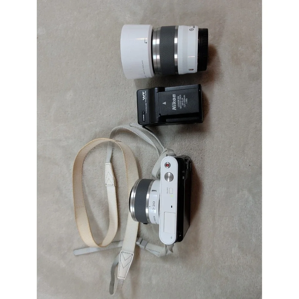 Nikon 1 J1 Mirrorless Digital Camera Kit White 10-30mm and 30-110mm Lenses Bag